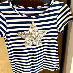 Children’s graphic star tee with sequins